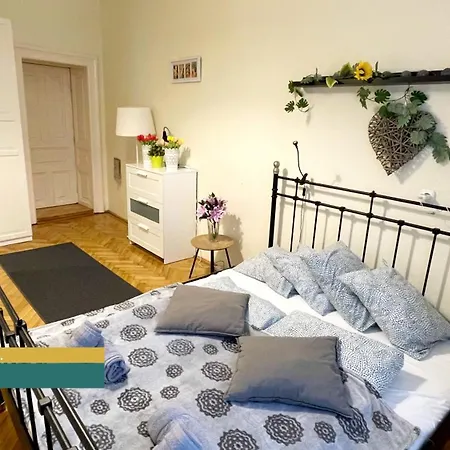 Little Americas Music Academy Apts. Apartamento